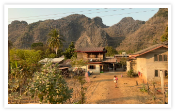 2月、乾季のThakhek郊外の風景